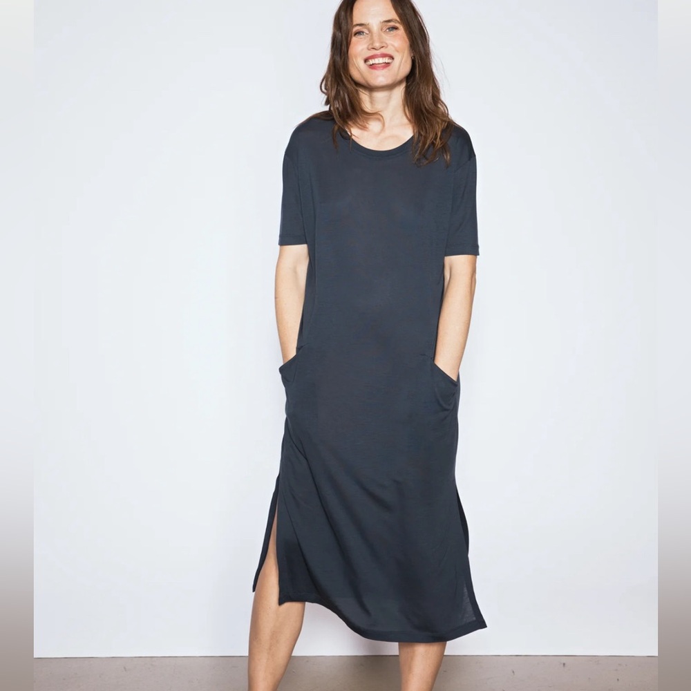 Black Short Sleeve Dress with Pockets